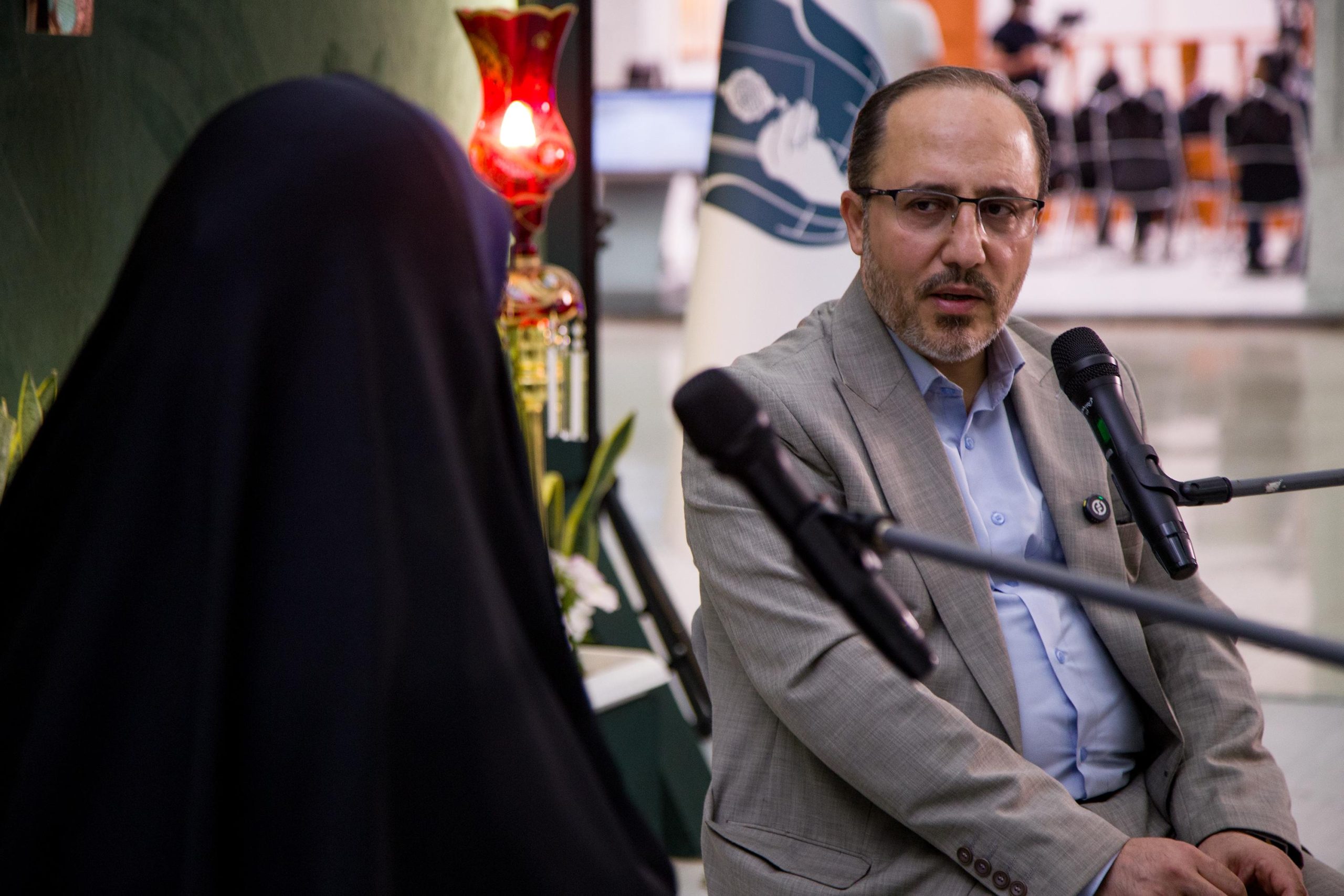 شهید رئیسی پرچمدار «گفتمان خدمت» بود/ نحوه مواجهه شهید جمهور با فشار جریانات سیاسی به روایت سپهر خلجی