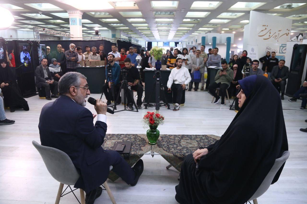 غلامحسین اسماعیلی در نشست روایت ابراهیم: شهید رئیسی در روزهای پایانی عمرشان از لفظ «به عزّت و شرف ِ لااله الا الله» استفاده می کردند