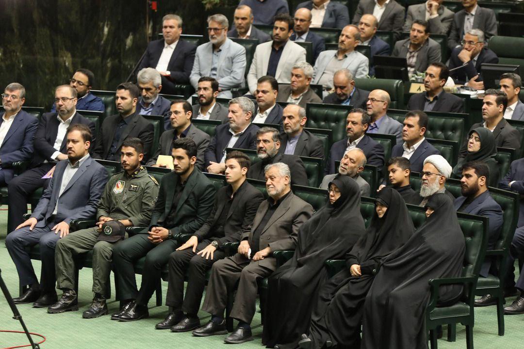گزارش تصویری | مراسم بزرگداشت شهدای خدمت در صحن مجلس شورای اسلامی