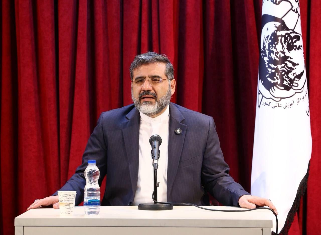 محمدمهدی اسماعیلی وزیر فرهنگ دولت شهید در همایش بزرگداشت شهدای خدمت مطرح کرد؛  شهید رئیسی گفتند می‌دانم حضور در انتخابات مثل نماز صبح بر من واجب است/ آیت‌الله شهید رئیسی تکامل یافته یک فرد مکتبی، انقلابی، جهادی و تکلیف گرای عقلانیت محور بود